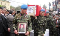 Şehit annesinin dramı: "Can verdim, evimde oturamıyorum"