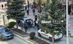 Dikkatsizlik Kazayı Getirdi: Motosiklet Sürücüsü Yere Savruldu