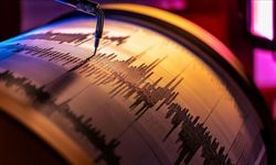 SON DAKİKA! Korkutan Deprem Sarsıntıları Peş Peşe Geldi