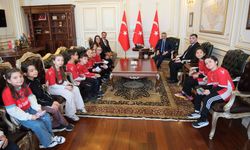 Yozgat’ta Minikler Valilikte! Vali Özkan’a Neler Sordular?