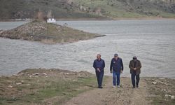 Köylüler çaresiz kaldı: mezarlığa ulaşmak imkansız