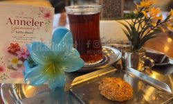 Lizade Kafe Yozgatlı Anneleri Hediyelerle Karşıladı