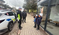 Yozgat'ta Miniklerin Polis Sevgisi Gözleri Doldurdu