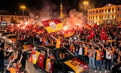 Yozgat’ta Sarı-Kırmızılı Taraftarlar Geceyi Aydınlattı