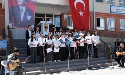 Miniklerin Gösterisine Yozgat'ta Başkan Amcaları da Eşlik Etti