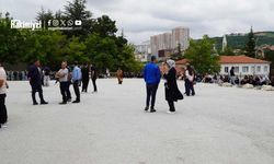Sınav Salonunda Çocuklar, Dışarıda Aileler Ter Döktü! Yozgat'ta Duygusal Anlar