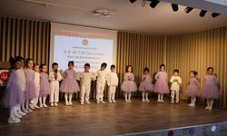 Yozgat Saraykent'te Öğrencilerin Gösterisinde Duygular Coştu