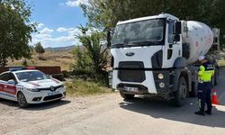Yozgat'ta Jandarmadan Sıkı Denetim! Yük Taşıyan Araçlar Tek Tek Kontrol Edildi
