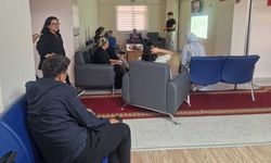 Yozgat’ta Kuşaklar Buluştu! Üniversiteli Genç Anlattı Huzurevi Sakinleri Dinledi