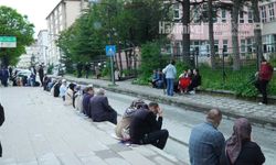 Yozgat’ta LGS Heyecanı! Çocuklarının Geleceği İçin Okul Önlerine Akın Ettiler