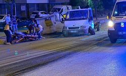 Yozgat'ta Minibüs ve Otomobil Çarpıştı, Ortalık Savaş Alanına Döndü