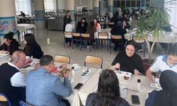Yozgat'ta Müdür Öğrencilerle Akşam Sofrasında Buluştu