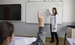 Öğretmen ve uzman öğretmen maaşları temmuzda ne kadar olacak?
