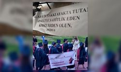 Eskişehir’de Mezuniyet Töreninde Ayet-i Kerime Pankartına Zorla El Konuldu