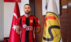 Eskişehirspor’da Çifte İmza Şov: Bora Göymen ile Yola Devam, Emre Tangeldi’ye Hoş Geldin