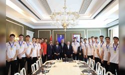 Çin’den Dünya Şampiyonu Dönen Liselilere Ankara’da Üst Düzey Kabul