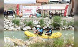 Türkiye Rafting Şampiyonası'nda 3. ayak start aldı: Yozgat ekibi de Van'da ter döküyor