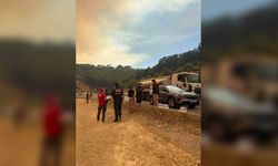 Kızılay yangın bölgesinde çift yönlü mesai: Alevlerle savaşan ekiplere ve afetzedelere sıcak yemek