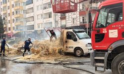 Yerköy'de Seyir Halindeki Saman Yüklü Kamyonette Yangın Çıktı