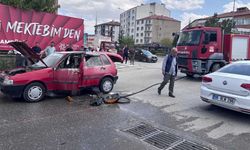 Sorgun’da Park Halindeki Otomobil Alevlere Teslim Oldu