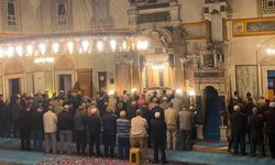 Yozgat'ta Sabah Namazında Cemaat Bir Araya Geldi