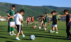 Yozgat'ta Yaz Tatili Sahalarda Geçiyor! Futbol Okuluna Yoğun İlgi
