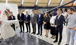 AK Parti Teşkilatı Yozgat'ta Gençlik Kolları Başkanın Düğününde Buluştu