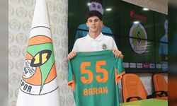 Alanyaspor transferi duyurdu: U21 milli oyuncu Baran Ali Gezek 4 yıllık sözleşme imzaladı