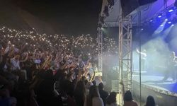 Gökhan Türkmen’in Konserinde 9 Çift Aynı Anda Evlilik Teklifi Etti