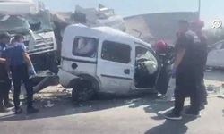 Konya'da TIR Kırmızı Işıkta Bekleyen Araçlara Çarptı: 1 Ölü 9 Yaralı
