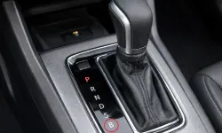 Otomatik vitesli araçlarda 'B' modu bu işe yarıyormuş! Çoğu sürücü bilmiyor