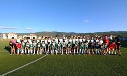 Yozgat Akdağmadeni’nde Geleceğin Futbolcuları Yetişiyor! Gençlere Malzeme Desteği