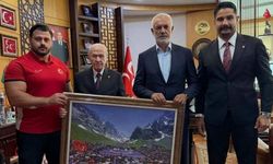 Yozgat’ın Gururu Rıza Kayaalp’ten Devlet Bahçeli’ye Ziyaret