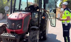 Yozgat'ta Jandarma Traktör Sürücülerini Uyarıyor