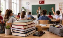 Milyonlarca Veli Bunu Merak Ediyordu! MEB’den Kayıt Ücreti ve Telefon Kararı