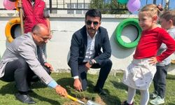 Saraykentli Minikler Kendi Fidanlarını Toprakla Buluşturdu