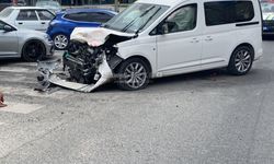 Yozgat Adliye Kavşağı’nda TIR Ve Otomobil Çarpıştı