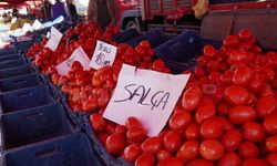 Yozgat Salı Pazarı’nda Kışlık Telaşı: Tezgahlarda Salça ve Menemen Hareketliliği