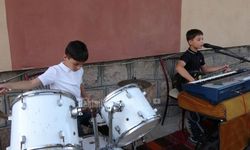 Yozgatlı Minik Müzisyenler Düğünlerin Gözdesi Oldu