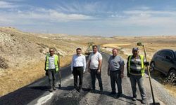 Yozgat Yenifakılı’da Köy Yollarında Asfalt Mesaisi Devam Ediyor