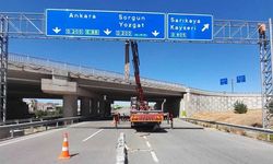 Yozgat’ta Gece Görünürlüğü Azalan Levhalar Yenilendi