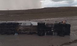 Yozgat’ta Sağanak Sele Dönüştü! Kuzayca Köyü Yolunda TIR Devrildi