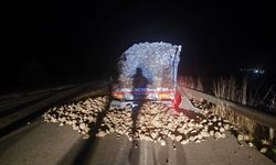Yozgat-Çorum Yolunda Kaza: Şeker Pancarları Yola Saçıldı
