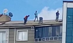 Yozgat'ta Tehlikeli Mesai: Çatıda Emniyetsiz Çalışan İşçiler Görüntülendi