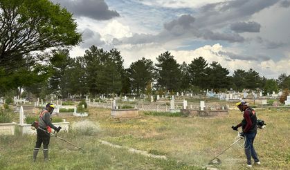 MEZARLIKLAR BAYRAMA HAZIRLANIYOR