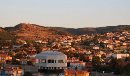 Yozgat Sürmelisi türküsünün hikayesi nedir? İşte Yozgat Sürmelisi sözleri (Dersini almış da ediyor ezber)