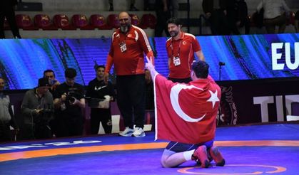 Rıza Kayaalp’ten Tarihi Zafer: Milli Bayrağı Avrupa’da Dalgalandırdı
