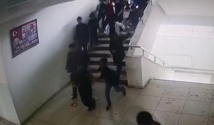 Öğrencilerin Depremde Panikle Sınıflardan Çıktı Gündem Oldu