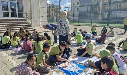 Sakarya İlkokulu’nda İngilizce Şöleni: Hem Tasarladılar, Hem Eğlendiler!