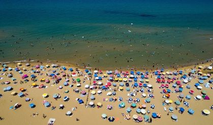 2026 Şezlong, Şemsiye ve Yiyecek Dahil! Antalya Plajlarında Günlük Ücret Ne Kadar?